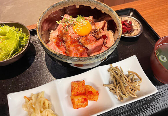ローストビーフ丼ランチ