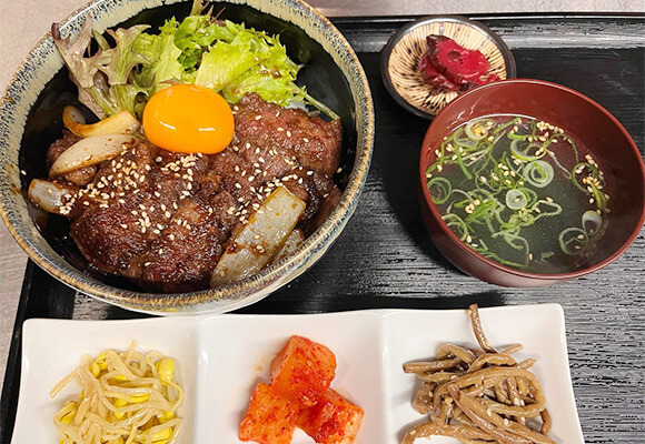ハラミ丼ランチ